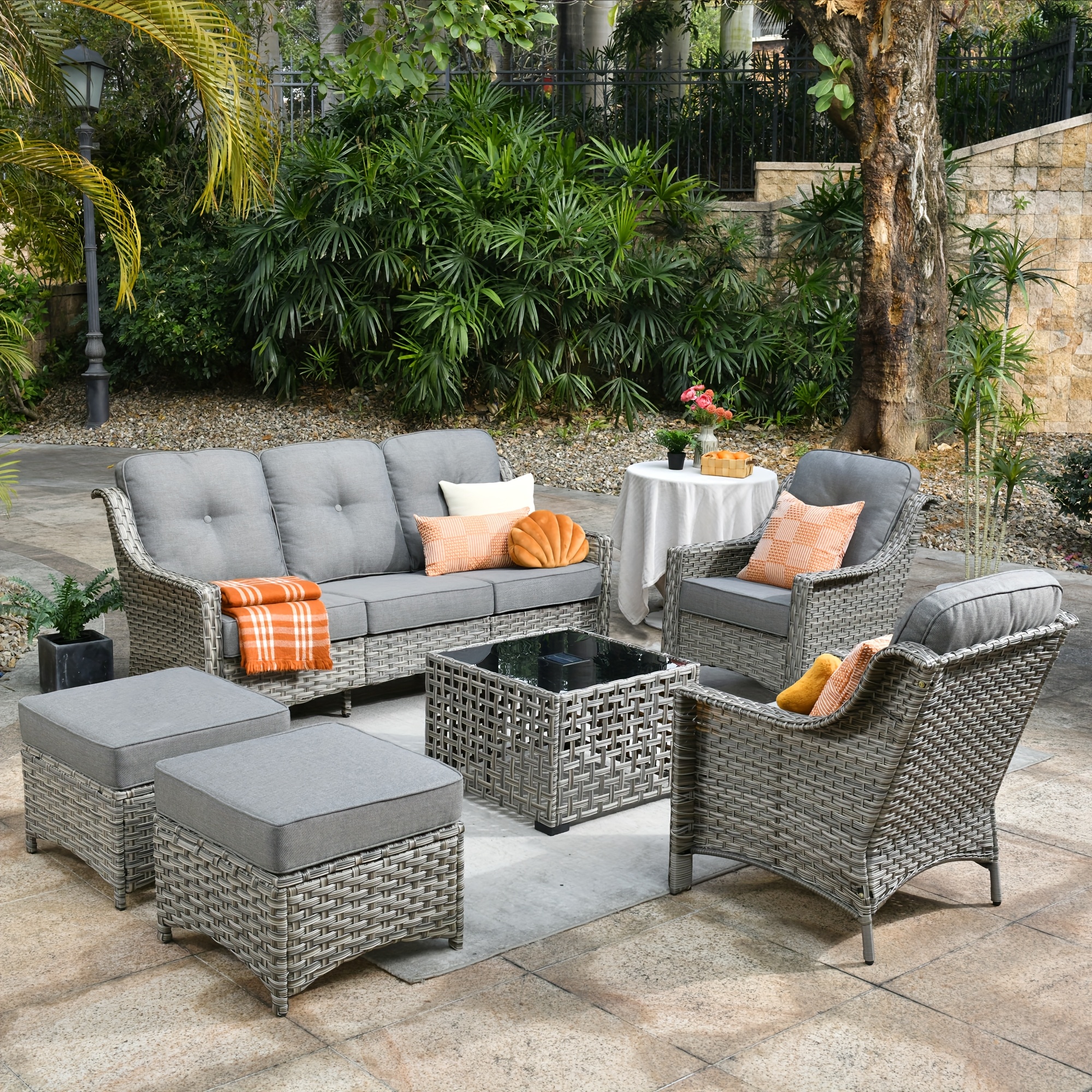 Conjunto de patio con mesa de ambiente